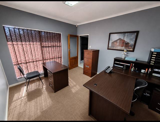 6 BEDROOM HOUSE FOR SALE IN VANDERBIJLPARK CW 1
